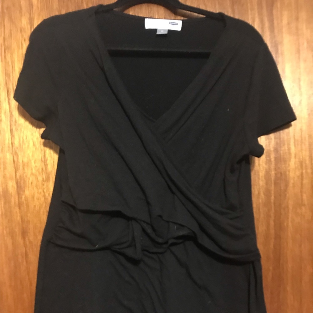 Old navy maternity/nursing top